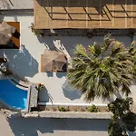 Palm Luxury Maisonette With Heated Private Jacuzzi